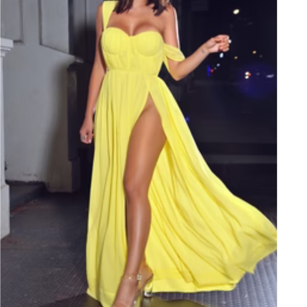 Yellow dress